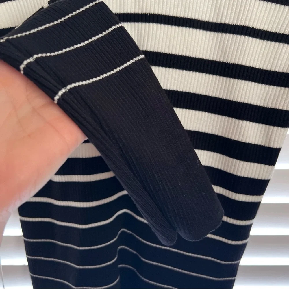 WHBM turtleneck NWOT